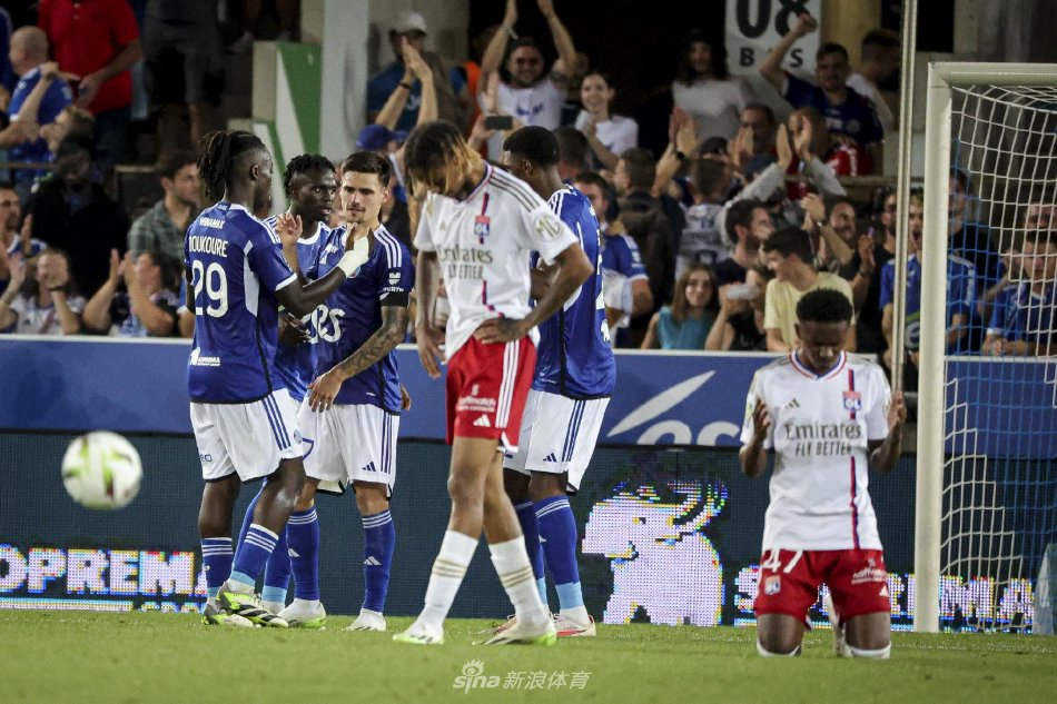 费和薪资压 费和薪资压