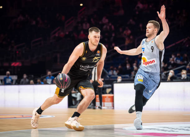 鲁格的联袂 鲁格的联袂